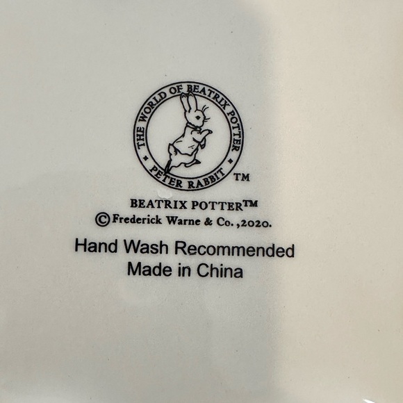 Beatrix Potter Peter Rabbit Porcelain Easter Round Egg Tray / Plate /Holder - Picture 8 of 9